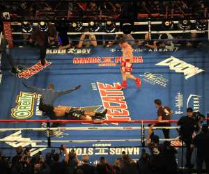 Canelo Alvarez knocks out Amir Khan