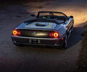 Ferrari F355 lead