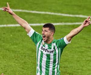 Guido Rodriguez of Real Betis reacts during the La Liga match between Athletic Club and Real Betis played at San Mames Stadium on November 23, 2020 in Bilbao, Spain