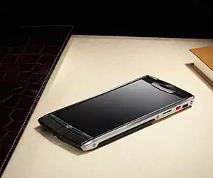 Vertu Signature Touch