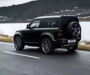 Land Rover Defender V8