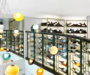 Oeno House wine boutique exterior, The Royal Exchange, City of London