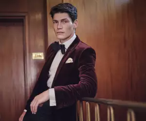 Oliver Brown black tie
