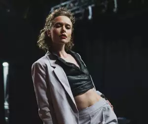 Amelia Eve