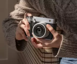 Fujifilm GFX100RF camera