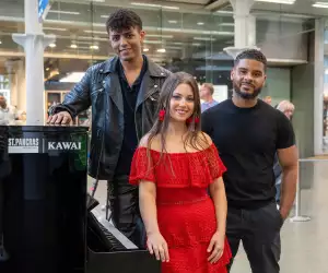 Lara Melda and Karim Kamar, alongside Classic FM Rising Star Louis Philippson at St Pancras International