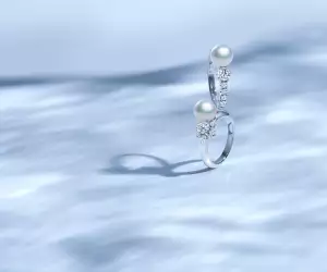 Mikimoto Lumière Perle engagement rings